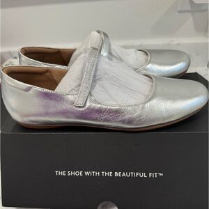 Naturalizer Maxwell silver Mary Jane ballet flat size 11 brand new in box
